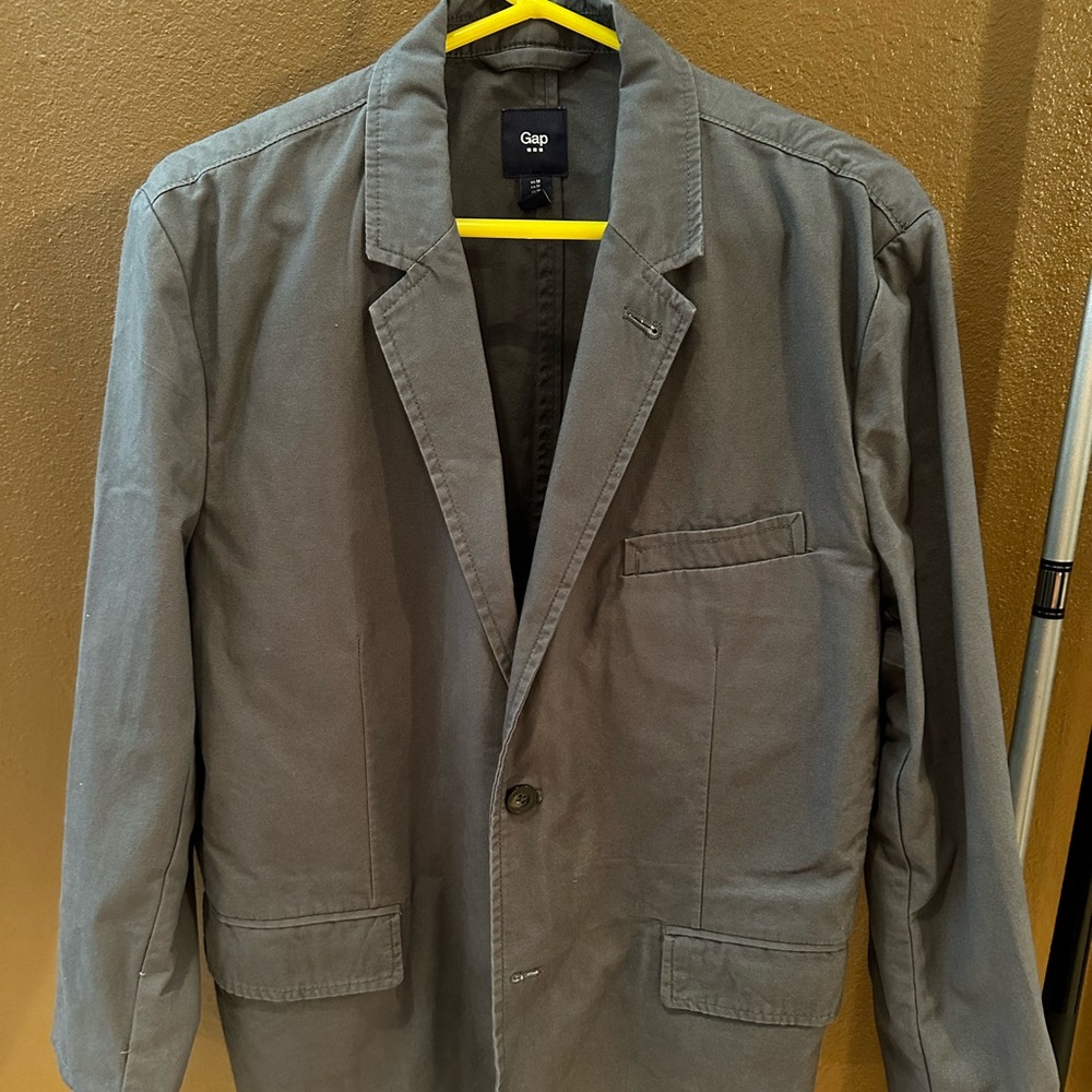 Gap Gray casual blazer Men’s size medium. Gently used.
